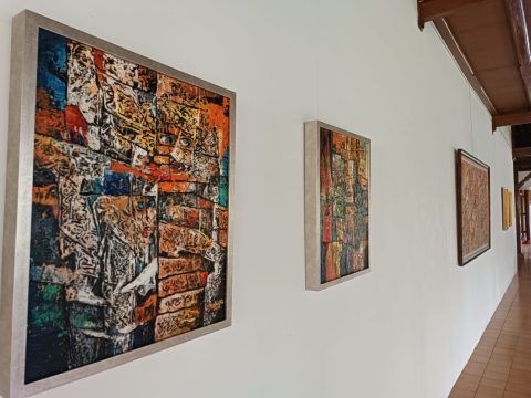 Tiga Perupa Soko Guru Pamerkan Tutur Ayu di Santrian Gallery